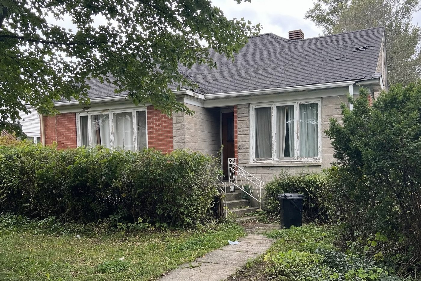 Bungalow des années 60 qui a besoin de rénovations